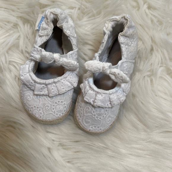 Other - Robeez eyelet shoes